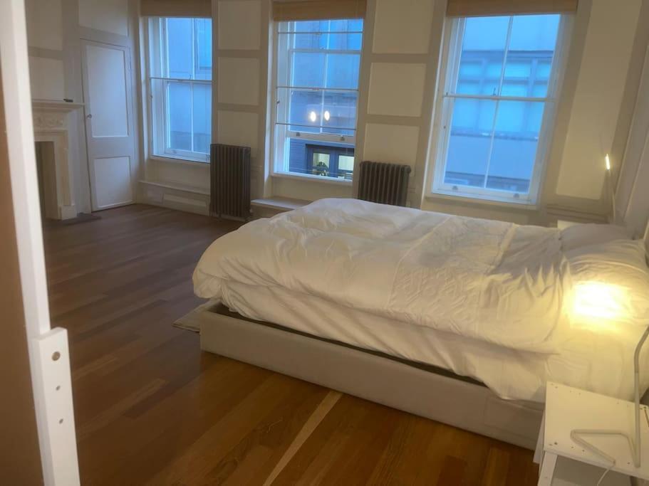 Spacious 2 Bedroom Apartment In The Heart Of Soho. لندن المظهر الخارجي الصورة